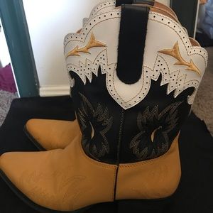 Yellow/Black Pointed Toe Cowboy Boots